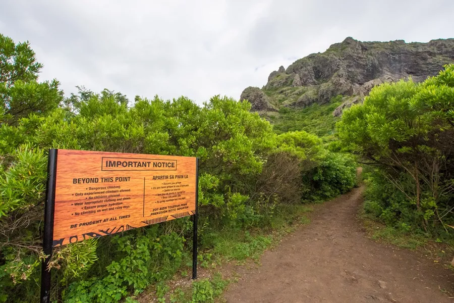 hiking-le-morne-brabant-mauritius